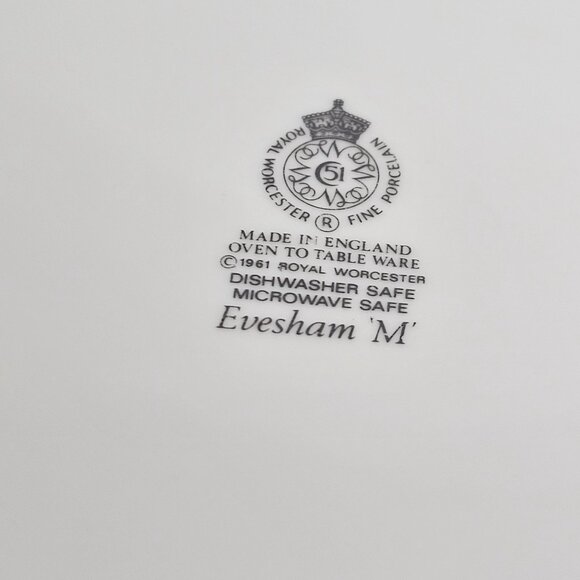 4 Royal Worcester Evesham Dessert Salad Plates 8" fruits & vegetables vtg flaw - Picture 9 of 12